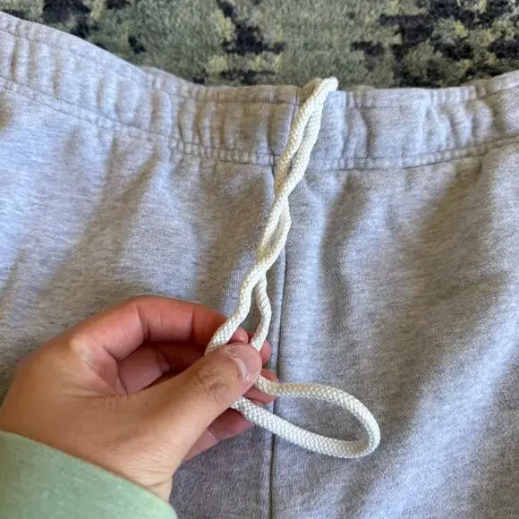 Aritzia TNA Cozy Gray Sweat Shorts Lounge Casual With Pockets Cotton - Picture 3 of 11